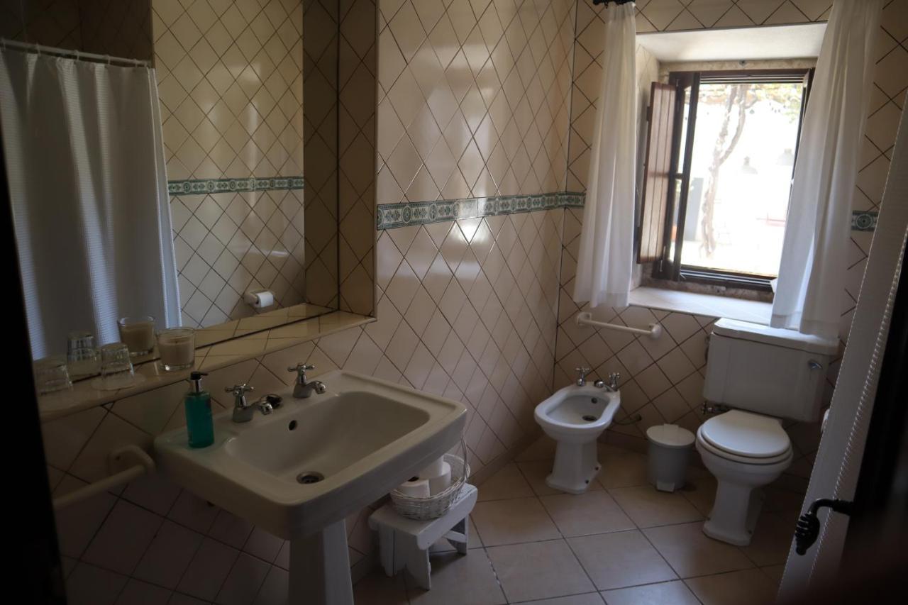 Os Agostos Bed & Breakfast Exterior foto